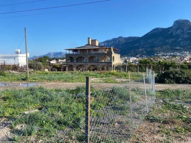 OPPORTUNITY INVESTMENT LAND FOR A VILLA BY THE SEA IN KARŞIYAKA, KYRENIA
