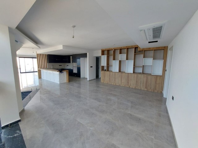 Ultra Luxury 4+2 Villa mit herrlichem Blick in Arapköy, Kyrenia ** 