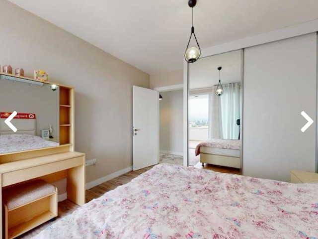 3+1 Penthouse-Wohnung mit schöner Aussicht und großem Balkon im Kyrenia Center