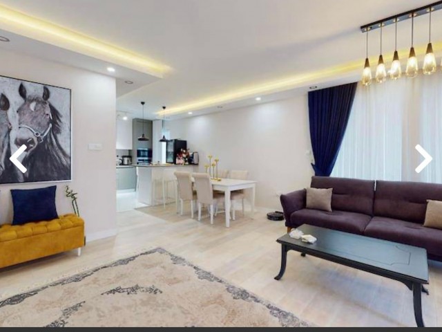 3+1 Penthouse-Wohnung mit schöner Aussicht und großem Balkon im Kyrenia Center