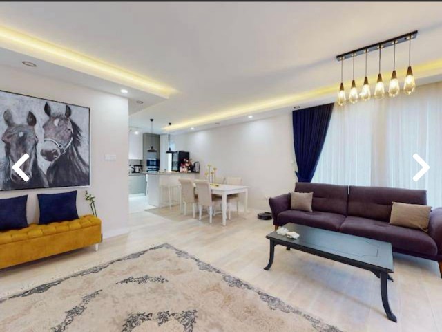 3+1 Penthouse-Wohnung mit schöner Aussicht und großem Balkon im Kyrenia Center