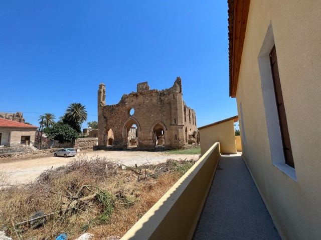 Historisches Einfamilienhaus Zum Verkauf In Famagusta Sur ** 