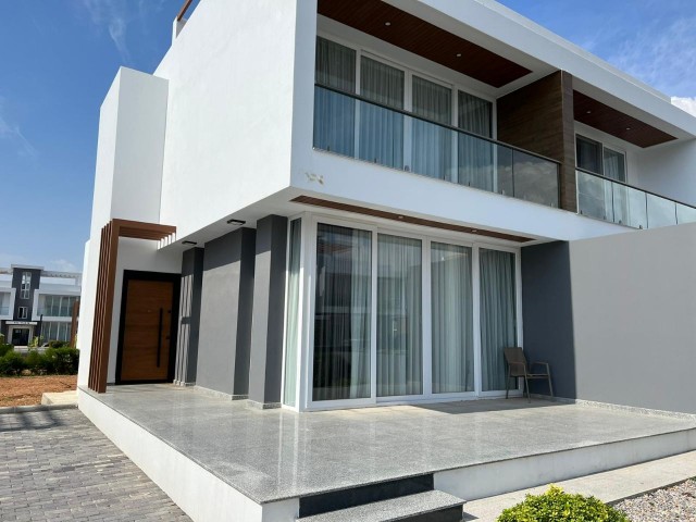 2 bedroom semi detached villa for sale in Fourseasons