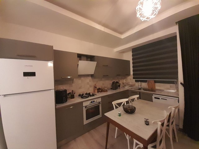 Wunderschöne 2+1-Wohnung, komplett möbliert, bezugsfertig in Ozanköy