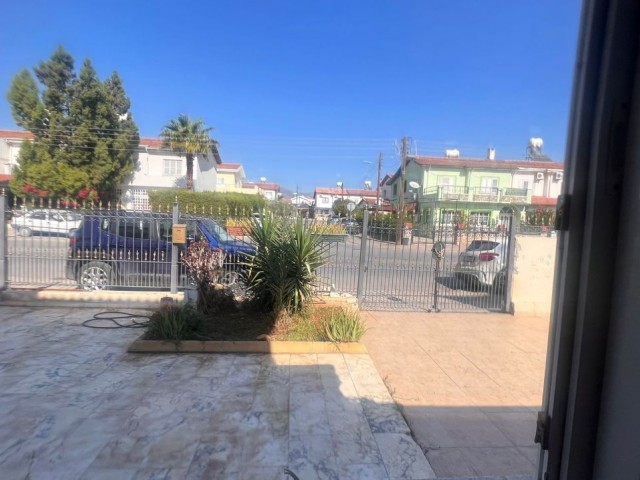 DUPLEX TWIN HOUSE SUITABLE FOR COMMERCIAL USE ON THE WORST MAIN STREET IN LEFKOSA / TASKINKOY