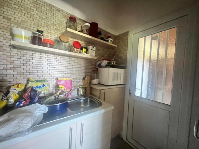 LEFKOSA / DETACHED HOUSE WITH 3+1 GARDEN, BARBECUE, UTILITY KITCHEN AND CLOSED GARAGE IN GÖNYELI ** 