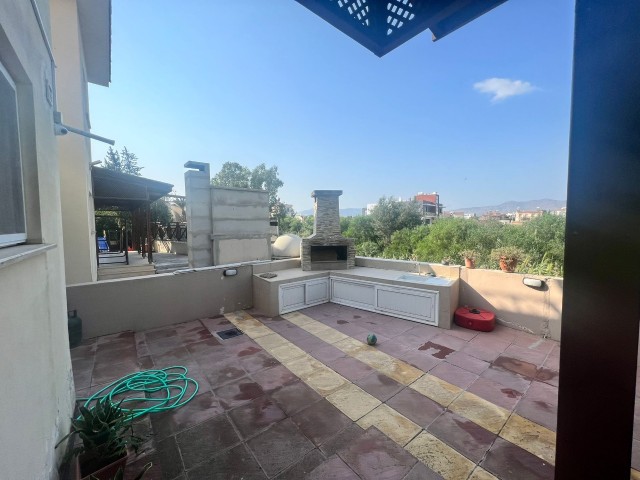 LEFKOSA / DETACHED HOUSE WITH 3+1 GARDEN, BARBECUE, UTILITY KITCHEN AND CLOSED GARAGE IN GÖNYELI ** 