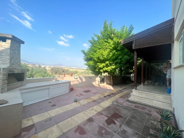 LEFKOSA / DETACHED HOUSE WITH 3+1 GARDEN, BARBECUE, UTILITY KITCHEN AND CLOSED GARAGE IN GÖNYELI ** 