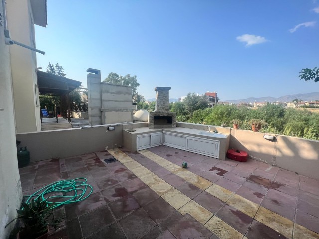 LEFKOSA / DETACHED HOUSE WITH 3+1 GARDEN, BARBECUE, UTILITY KITCHEN AND CLOSED GARAGE IN GÖNYELI ** 