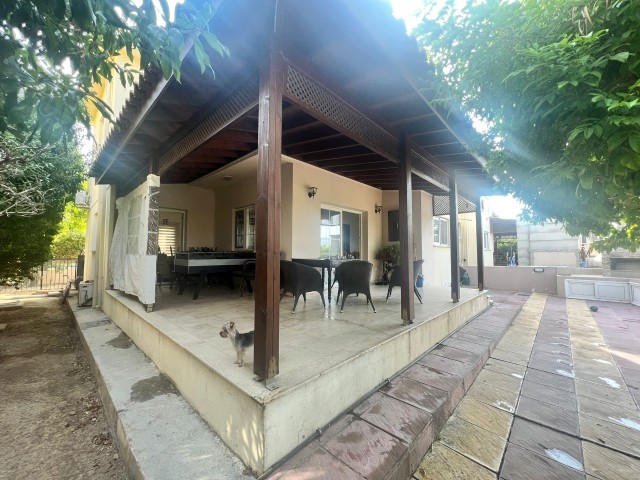 LEFKOSA / FREISTEHENDES HAUS MIT 3+1 GARTEN, GRILL, GEBRAUCHSKÜCHE UND GESCHLOSSENER GARAGE IN GÖNYELI ** 