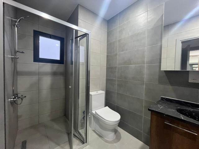 NEUE 2+1 ENSUITE LUXUS WOHNUNG ZU VERMIETEN IN LEFKOSA / KUCUKKAYMAKLI GEBIET 