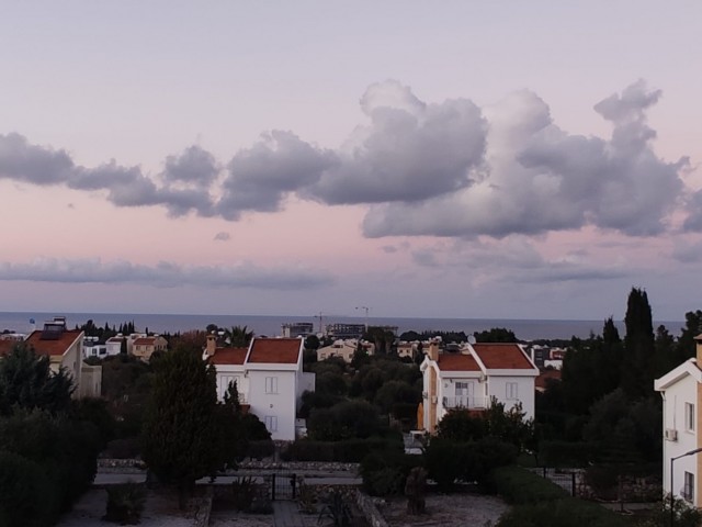 GİRNE /4+1 VILLA MIT BERG- UND MEERBLICK UND POOL IN ÇATALKÖY ** 