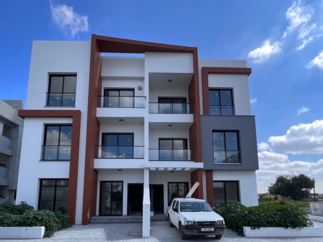 DELUXE PENTHAUS WITH LARGE BALCONIES AND JACUZZI IN LEFKOŞA/GÖNYELI 