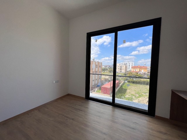 LEFKOŞA/GÖNYELİ BÖLGESİNDE  2+1 ENSUİTE LÜKS DAİRE