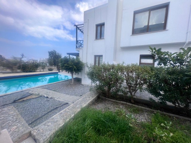 3 +1 DUPLEX VILLA MIT GEMEINSCHAFTSPOOL IN GİRNE/ ALSABCAK 