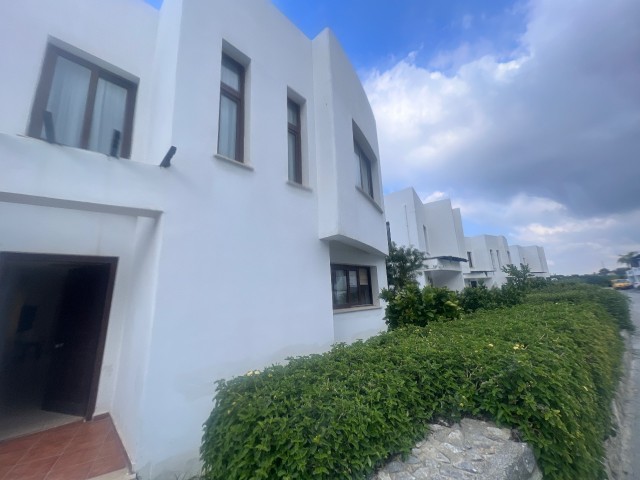 3 +1 DUPLEX VILLA MIT GEMEINSCHAFTSPOOL IN GİRNE/ ALSABCAK 