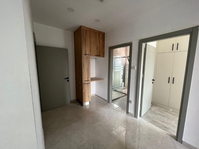 LEFKOŞA/KÜÇÜKKAYMAKLI BÖLGESİNDE 235m2 3+1 LÜKS PENTHOUSE