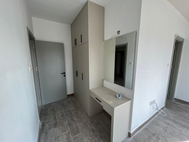 LEFKOŞA/KÜÇÜKKAYMAKLI BÖLGESİNDE 235m2 3+1 LÜKS PENTHOUSE