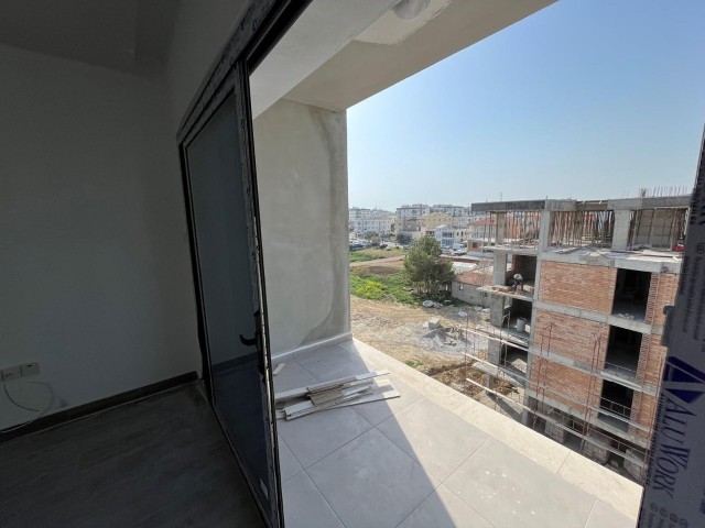 LEFKOŞA/KÜÇÜKKAYMAKLI BÖLGESİNDE 235m2 3+1 LÜKS PENTHOUSE