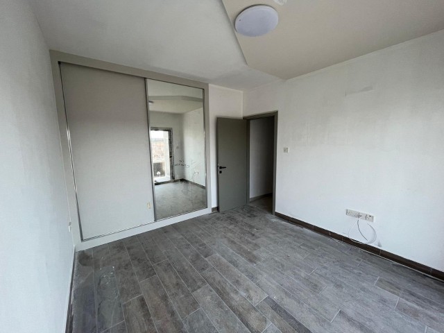 LEFKOŞA/KÜÇÜKKAYMAKLI BÖLGESİNDE 235m2 3+1 LÜKS PENTHOUSE