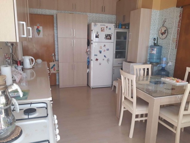 LEFKOŞA/ALAYKÖY BÖLGESİNDE 250m2 3+2 SATILIK DAİRE