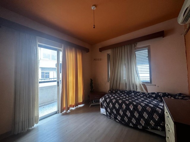 3+1 flat for sale with ground floor commercial permit in LEFKOŞA/ORTAKÖY