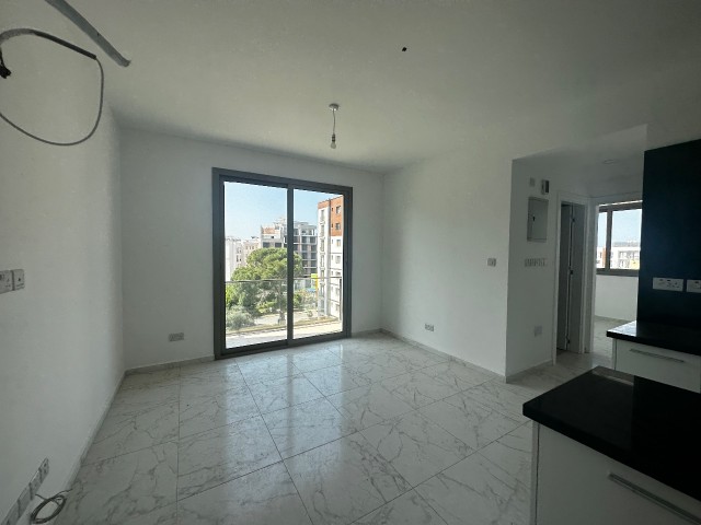 2+1 80 m2 LAST TWO APARTMENTS WITH COMMERCIAL PERMIT IN CENTER OF GIRNE