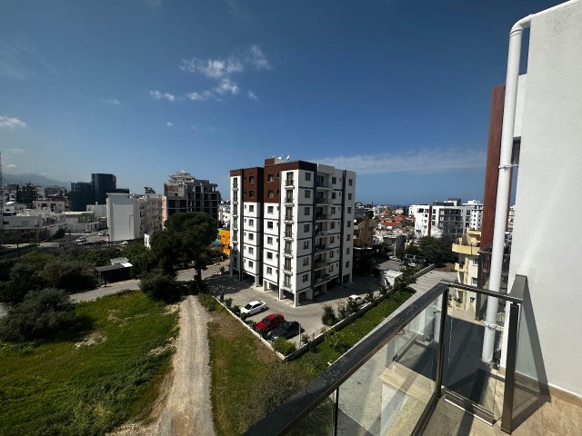 130 m2 LUXURY APARTMENT WITH WIDE ROOMS WITH MOUNTAIN AND SEA VIEWS IN CENTER OF GIRNE