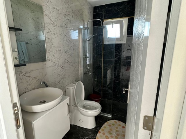 GAZİMAĞUSA MERKEZDE 75 m2 FUL EŞYALI 2+1 SATILIK DAİRE