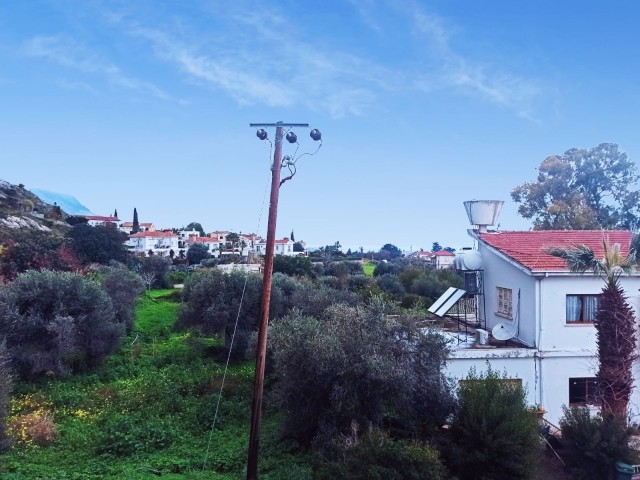 1+1 MÖBLIERTE GELEGENHEITSWOHNUNG ZUM VERKAUF IN DER REGION KYRENIA / LAPTA