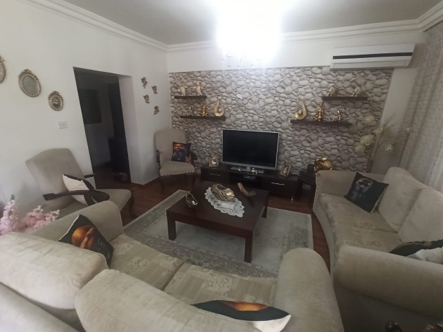 3+1 FLAT FOR SALE IN KYRENIA CENTER