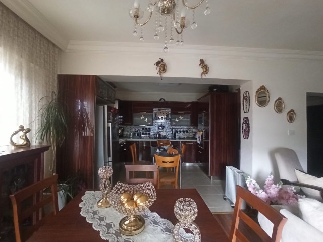 3+1 FLAT FOR SALE IN KYRENIA CENTER