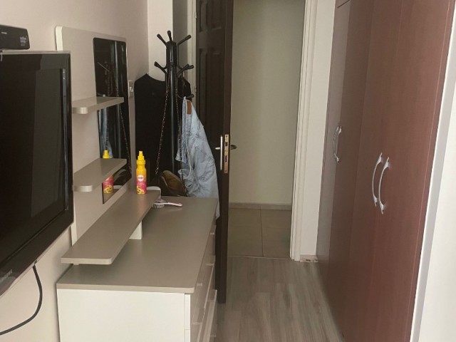 ENSUITE-WOHNUNG MIT GEMEINSCHAFTSPOOL IM ERDGESCHOSS IN NICOSIA/HAMITKOY