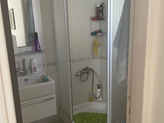 ENSUITE-WOHNUNG MIT GEMEINSCHAFTSPOOL IM ERDGESCHOSS IN NICOSIA/HAMITKOY