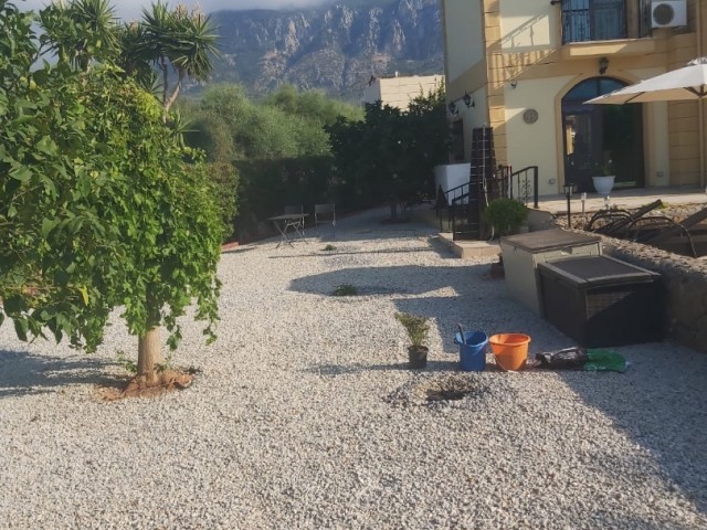 300m2 FULLY FURNISHED VILLA WITH A POOL IN KYRENIA/KARŞIYAKA 1.5 DOCTORS OF LAND