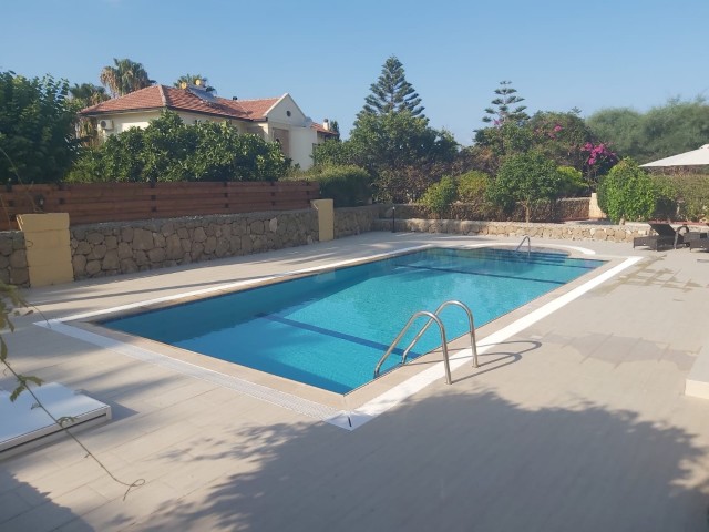 300m2 FULLY FURNISHED VILLA WITH A POOL IN KYRENIA/KARŞIYAKA 1.5 DOCTORS OF LAND