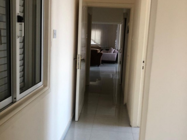 GAZİMAĞUSA/GÜLSEREN BÖLGEDİNDE 2+1 DENİZ MANZARAL  DAİRE