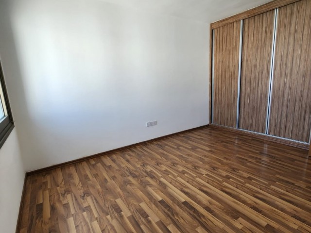 GİRNE MERKEZDE SATILIK 3+ 1 DAİRE