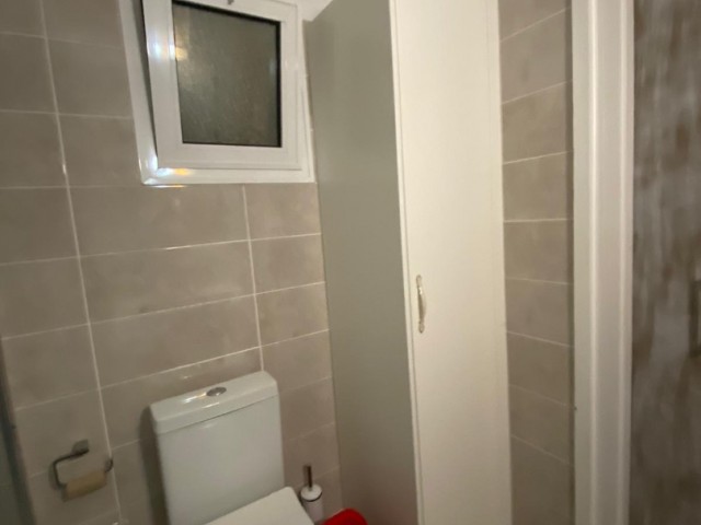 LEFKOŞA DEREBOYU BÖLGESİNDE 3+1 (TİCARİ İZİN ALINABİLEN) 170 m2 DAİRE 