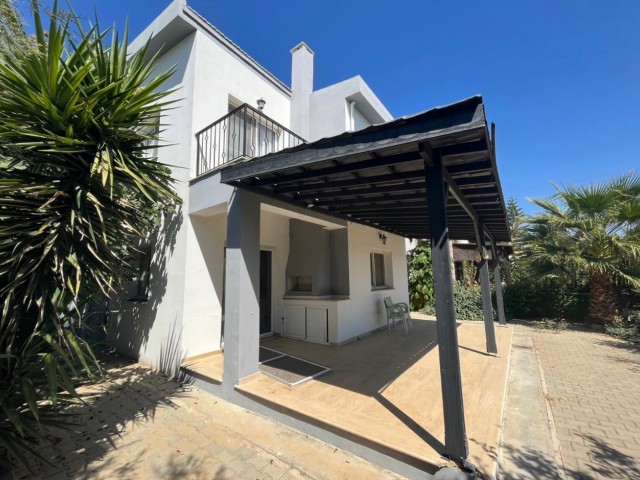 FREISTEHENDES HAUS ZUM VERKAUF MIT GARTEN IN NICOSIA HAMİTKÖY