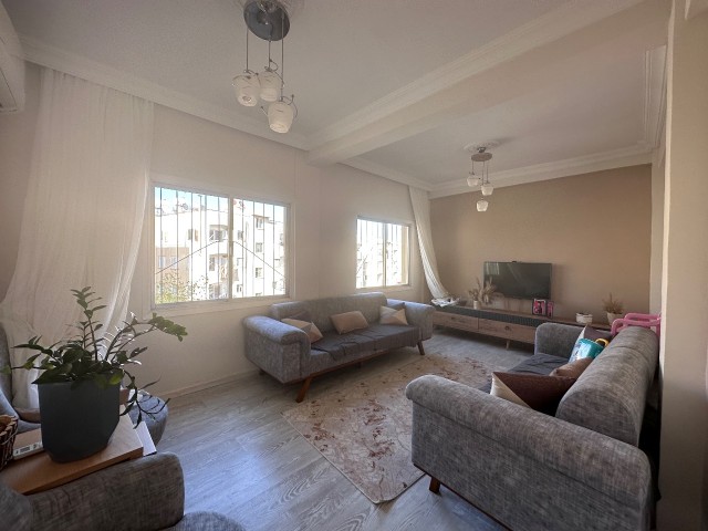 RENOVATED OPPORTUNITY FLAT ON THE CORNER IN NICOSIA METEHAN SOCIAL RESIDENCES