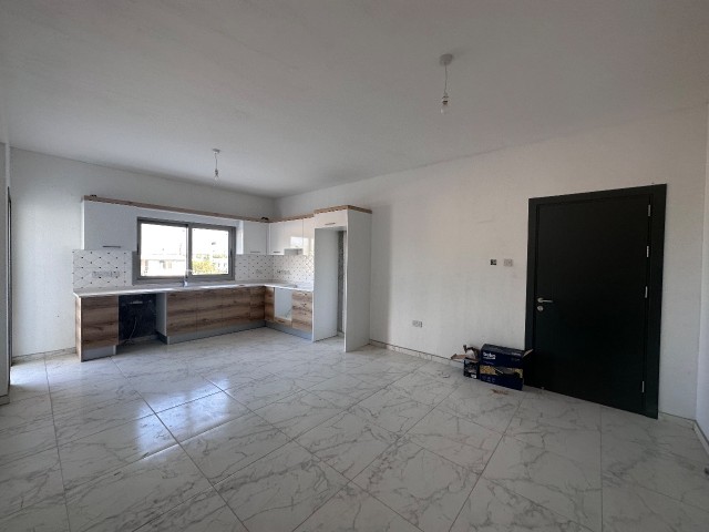 LEFKOŞA / ALAYKÖY BÖLGESİNDE ZEMİN KAT 2+1 DAİRE