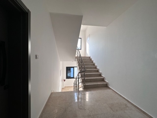 3+ 1 LUXUSWOHNUNG IN NICOSIA / KAYMAKLI-GEBIET