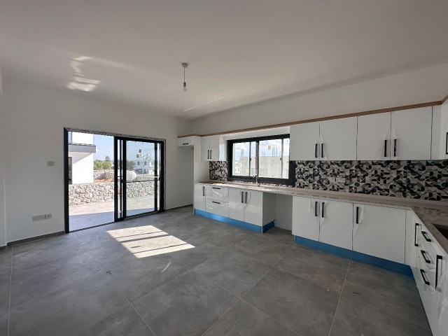 LUXUS-DOPPELVILLA MIT GARTEN UND ENSUITE ZUM VERKAUF IN DER SCHÖNSTEN LAGE VON NIKOSIA / ALAYKÖY-REGION