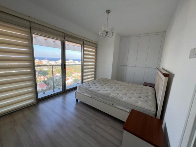 Duplex-Penthouse zur Miete in der Gegend von Kyrenia Doğanköy