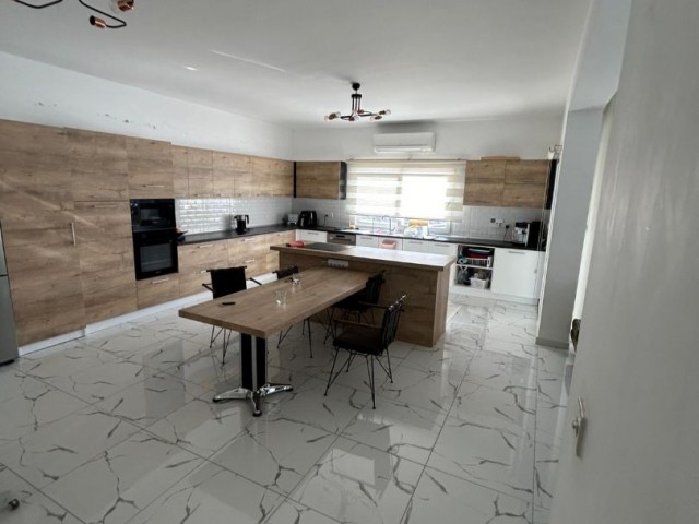 3+2 Flat for Sale in Gönyeli Area