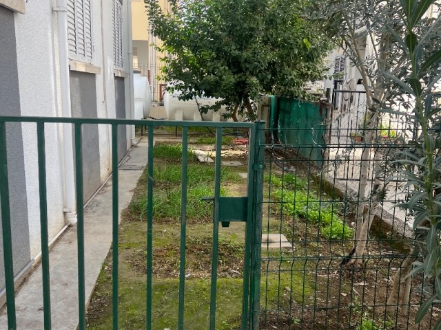 3+1 ERDGESCHOSSWOHNUNG MIT GEWERBLICHER GENEHMIGUNG AN DER HAUPTSTRAßE NICOSIA N/KAYMAKLI