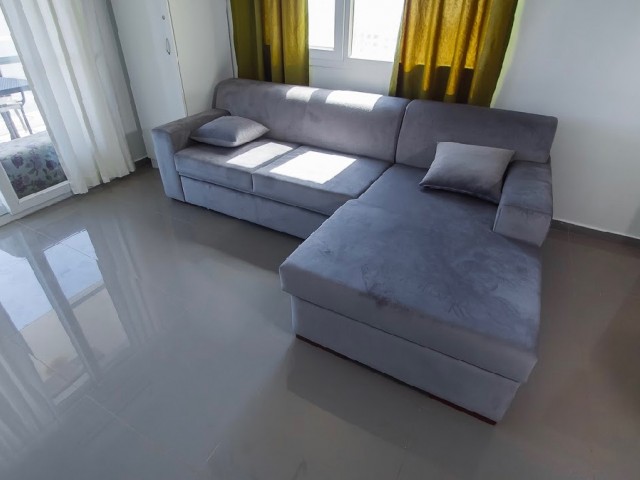 2+1 FULLY FURNISHED OPPORTUNITY FLAT FOR SALE IN İSKELE