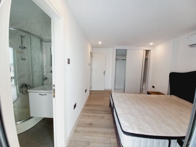 Girne merkezde dağ deniz manzaralı lüx 3+1 penthouse