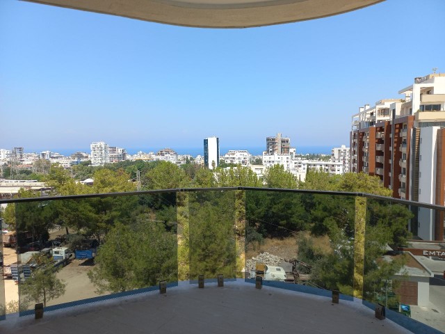 Girne merkezde özel havuzlu lüx eşyalı 3+1 penthouse